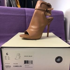 Leon Max camel open toe heels